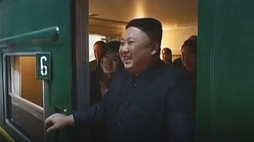 Những hình ảnh 'độc' trong chuyến công du tới Bắc Kinh của ông Kim