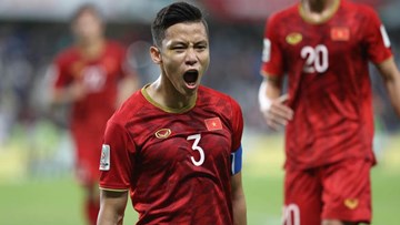 Quế Ngọc Hải bình tĩnh sút phạt đền nâng tỉ số lên 2-0 cho tuyển Việt Nam
