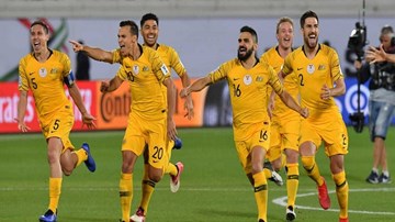 Australia thắng nghẹt thở Uzbekistan sau loạt luân lưu, gặp UAE ở tứ kết