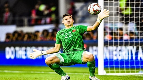 Pha cứu thua cực xuất sắc của thủ môn Đặng Văn Lâm