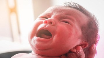 Hiểm họa khó lường khi trẻ thiếu ngủ ngày Tết