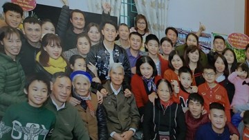 Bố mẹ Trần Đình Trọng xót xa, thương nhớ khi lần đầu con trai ăn Tết xa nhà