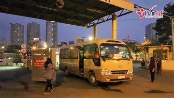 Những chuyến xe cuối cùng đưa người dân về quê ăn Tết