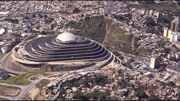 Bên trong nhà tù từng là trung tâm thương mại hiện đại nhất châu Mỹ