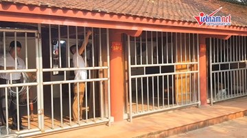 Dựng rào chắn khu phát ấn đền Trần