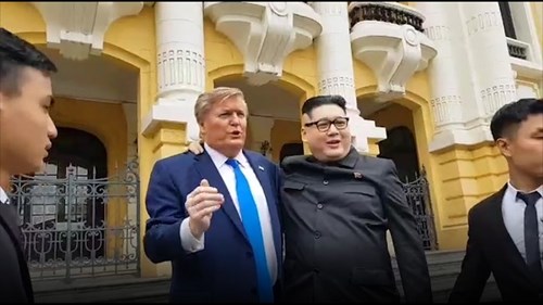 Bản sao Trump - Kim bất ngờ thăm Nhà hát Lớn Hà Nội
