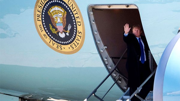 Hình ảnh TT Trump rời Washington, lên đường tới Hà Nội
