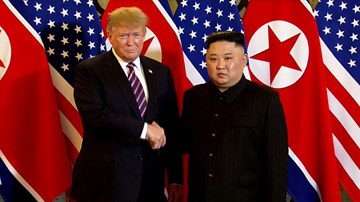 Tổng thống Donald Trump và Chủ tịch Kim Jong-un gặp mặt tại Metropole
