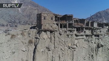 Ngôi làng 'ma' gần 1500 tuổi cheo leo trên vách núi