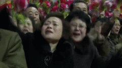 Người dân Bình Nhưỡng vỡ òa trong hạnh phúc đón ông Kim trở về quê nhà