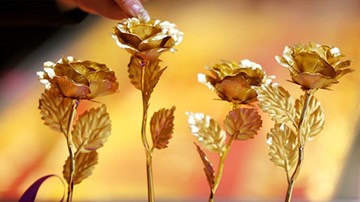 Những bông hồng tiền triệu dành cho người 'chịu chơi' dịp 8.3