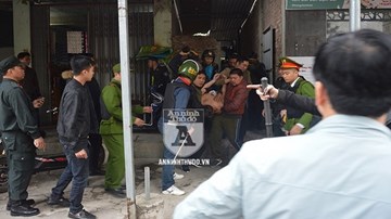 Lời kể của người phụ nữ bị kẻ ngáo đá lõa thể kém 16 tuổi đòi 