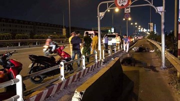 Thanh niên chết thảm vì dải bê tông chình ình giữa cao tốc