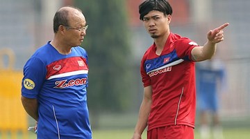 Thầy Park nhắn tin dặn dò Công Phượng ở Hàn Quốc