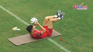 U23 Việt Nam: Quang Hải, Văn Hậu trở lại; Tiến Linh phải tập riêng