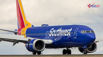 Bay đi cất, 737 MAX 8 lại phải hạ cánh khẩn cấp vì lỗi động cơ