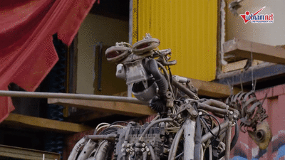 Robot làm từ phế liệu biểu diễn 'thần thái' như nhạc công