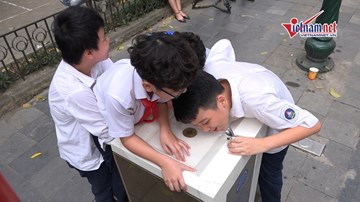 Trụ nước sạch miễn phí tại Thủ đô: Tiện lợi nhưng có đủ vệ sinh?