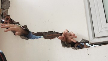 Vì sao 80 căn nhà trong KĐT Văn Phú bị nứt toác, sụt lún nghiêm trọng?