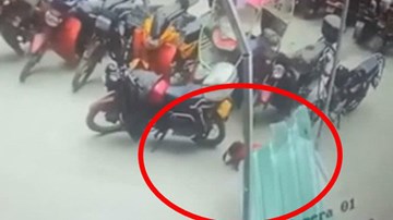 Trượt ngã từ tầng 26, bé gái 6 tuổi đứng dậy đi lại bình thường