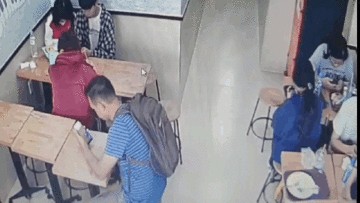 Mải lướt web, cô gái bị trộm balo ngay trong cửa hàng tiện lợi