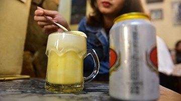 Bia trứng có '1-0-2' của Việt Nam gây sốt trên thông tấn Pháp