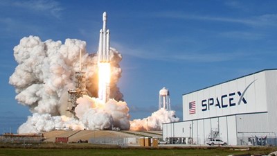 SpaceX phóng thành công tên lửa mạnh nhất hành tinh