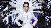 Hoa hậu Trương Hồ Phương Nga bất ngờ làm vedette tái xuất showbiz Việt