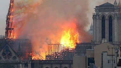 Thế giới thương tiếc Nhà thờ Đức Bà Paris, TT Trump có cách chữa cháy lạ