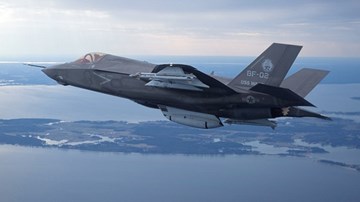 Dàn F-35 Nhật liên tiếp hạ cánh khẩn trước vụ rơi xuống biển