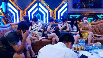 Công an Quảng Bình đột kích đường dây gái gọi, bay lắc quy mô lớn