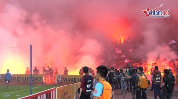 'Biển lửa' đáng sợ ở sân Hàng Đẫy: HLV Hà Nội - Hải Phòng nói gì?