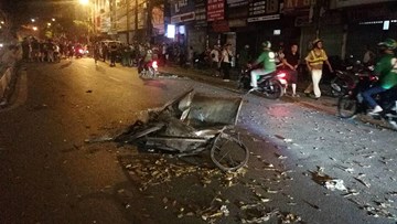 Hà Nội: Ô tô đâm loạn xạ trong đêm, nữ công nhân môi trường tử vong