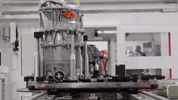 Nhà máy ‘khủng’ nhất thế giới: 90% tự động hóa, không cần chạy điện