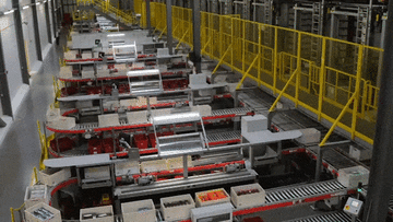 Xem dây chuyền robot hiện đại và phức tạp bậc nhất trong nhà kho 35.000m2