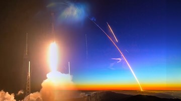 SpaceX phóng thành công 60 vệ tinh phủ sóng Internet từ vũ trụ