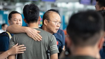 Thầy Park cùng Tuyển Việt Nam lên đường sang Thái Lan dự King’s Cup