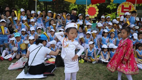 Những hình ảnh hiếm hoi trẻ em Triều Tiên mừng ngày Quốc tế Thiếu nhi