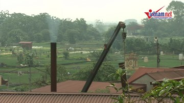 Hai xưởng ép gỗ xả khói đen, cả khu dân cư ngạt thở