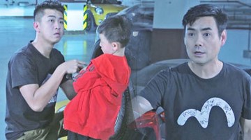 Cười rung rốn: Bố hùng biện giải nguy con trai vì vẽ bậy vào siêu xe