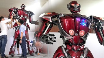 Nhóm 9x Hà Nội đi xin phế liệu xe máy làm robot khổng lồ