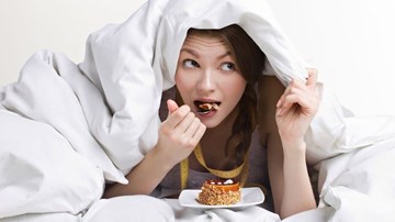 Ăn khuya có thực sự làm bạn béo lên?