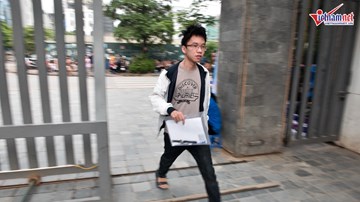 Thi Ngữ văn THPT 2019: Thí sinh quên đồ, hớt hải vào phòng thi