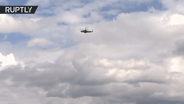 Mãn nhãn xem tiêm kích, trực thăng Nga trình diễn trên không