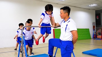 Lớp tập gym rèn sức khoẻ và kỷ luật cho bé mầm non ở Hà Nội