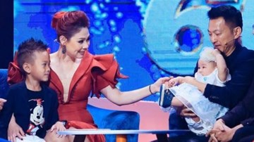 Thanh Thảo và chồng đại gia lần đầu khoe con gái trên truyền hình