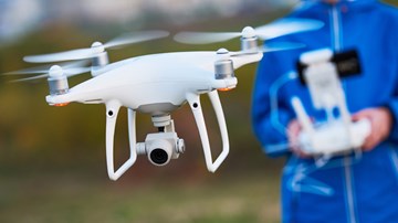 Nghẹt thở cuộc đua máy bay không người lái ở Trung Quốc