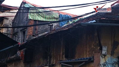 Dãy nhà 'chờ sập' ở phố Đông Thái, Hà Nội