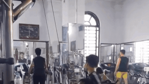 Lần đầu đi tập gym, nam thanh niên gặp sự cố hài hước