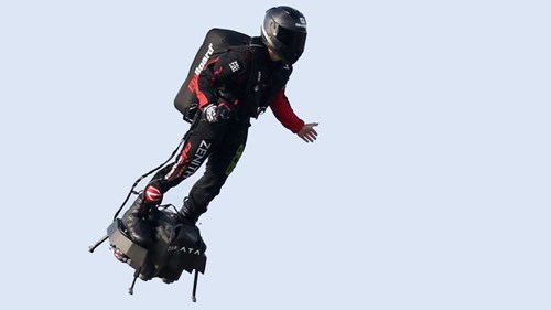 Xem 'người bay' trổ tài vượt eo biển Anh